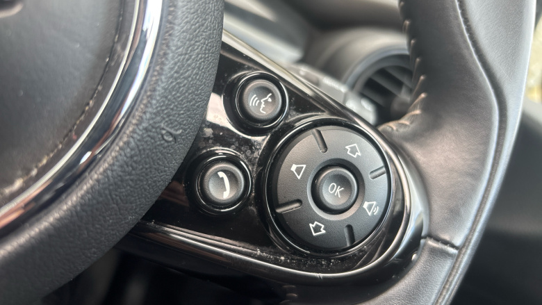 MINI Hatchback 135kW Cooper S Level 3 33kWh 3dr Auto Electric Hatchback